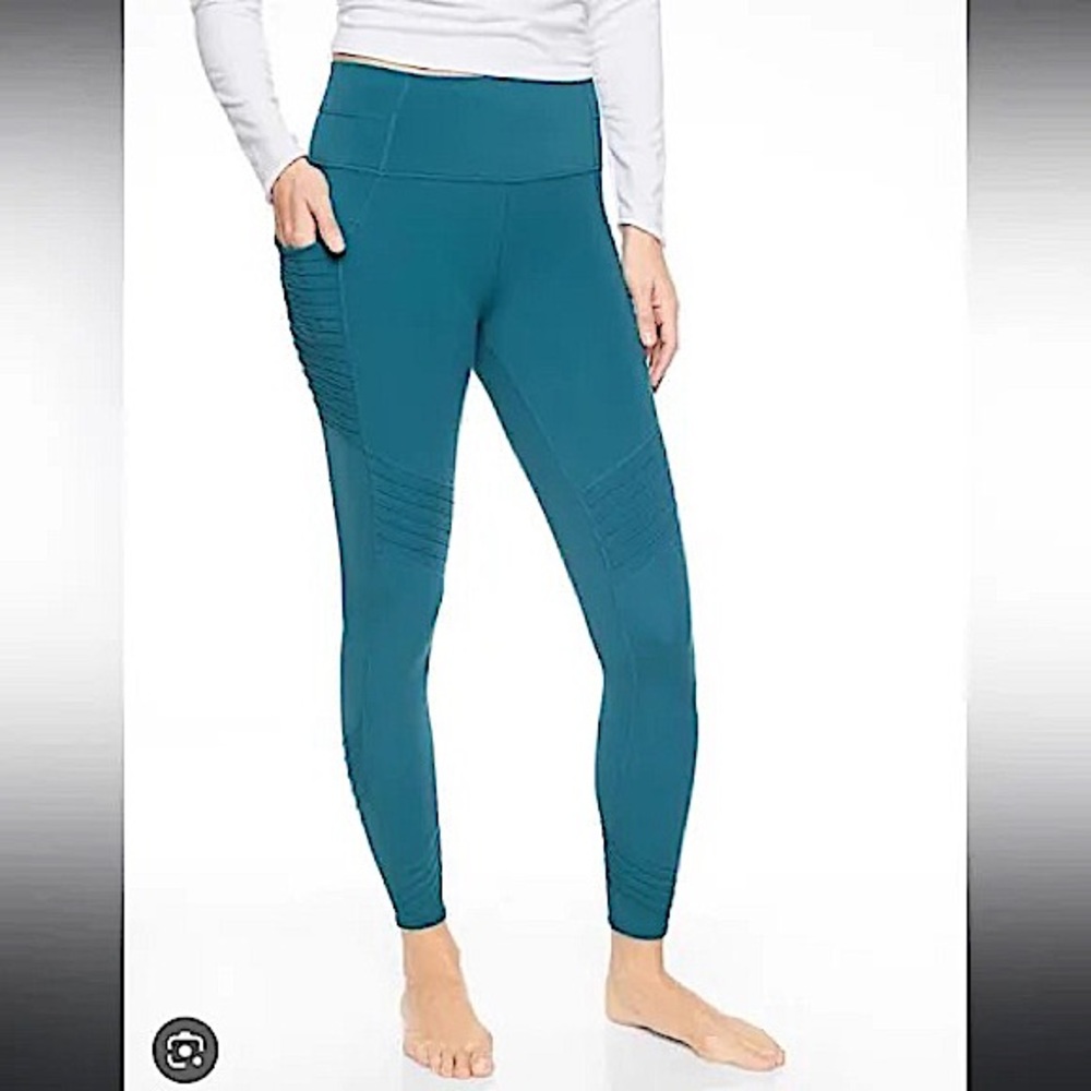 Athleta Moto Stash pocket leggings size xsmall EUC